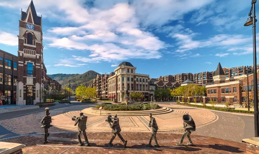 摩尔商业 | 街开半山,境享繁华"西山摩尔汇"签约仪式隆重举办